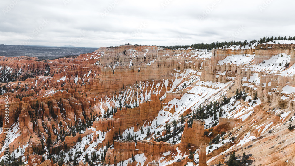Obraz premium Bryce Canyon with Snow 2