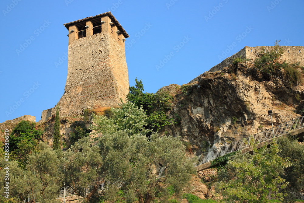 La fortezza medievale di Skanderbeg nella città di Kruja in Albania.