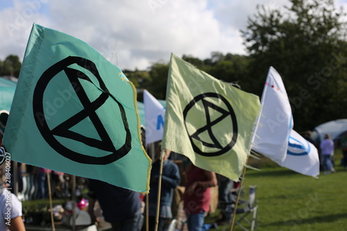 Fotografie Extinction rebellion flags