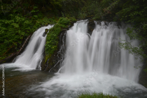Fototapeta Naklejka Na Ścianę i Meble -  Alaska Waterfall