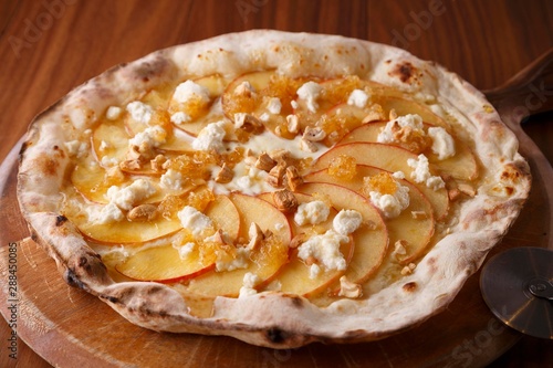 apple pizza with cottage cheese