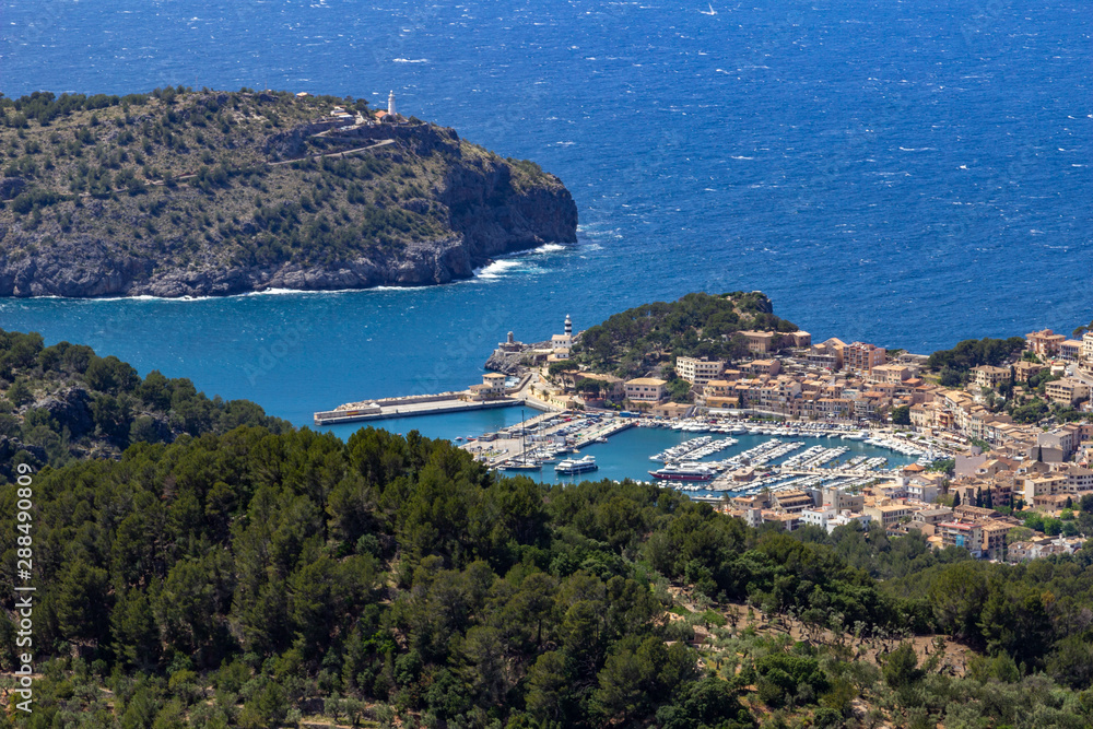 Obraz premium Scenic View at Port de Soller on balearic island Mallorca, Spain with the mediterranean sea in background