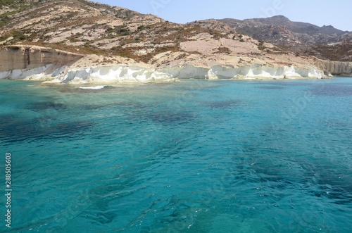 ile grecque et eau turquoise photo
