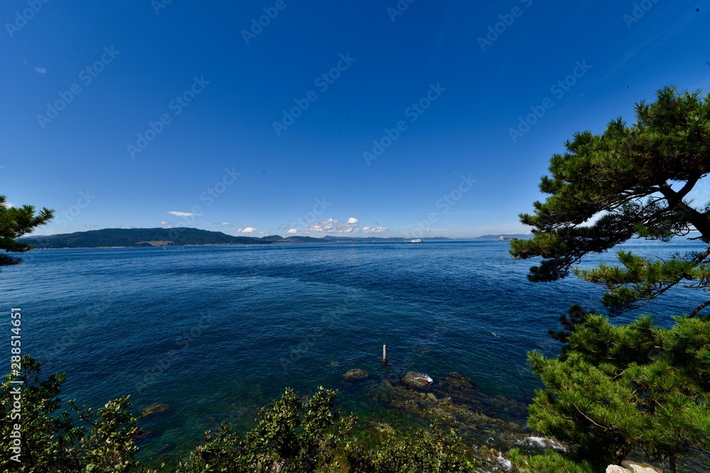和歌山の友ヶ島の風光明媚な海岸