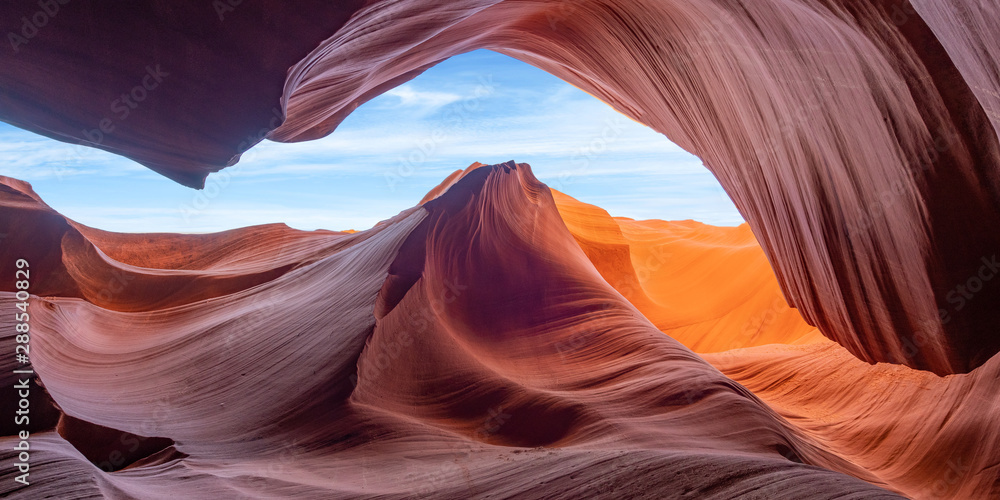 Obraz premium lower antelope slot canyon - background travel concept