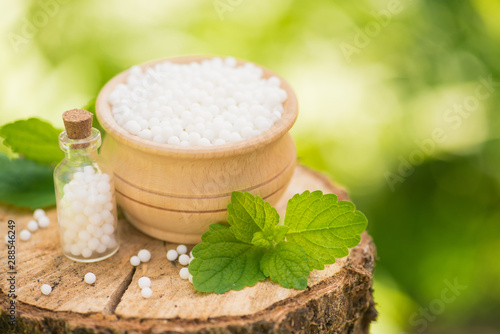 Bilde på lerret medicine treatment of homeopathy globules