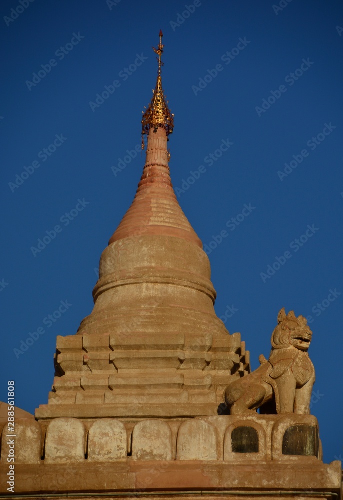Fototapeta premium Pagoda and Lion in Myanmar