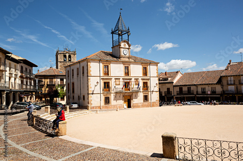Plaza del pueblo de Riaza, Segovia. photo