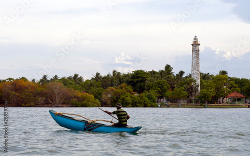 Photos Fisherman heading home on Batticaloa Lagoon, Sri Lanka