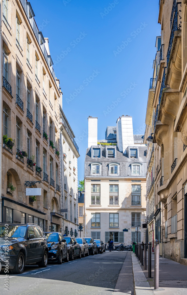 Narrow street of old Paris