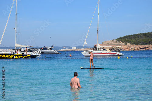 Verano en Ibiza stand up paddle boarding