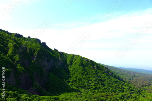 제주에 있는 한라산의 풍경이다. photo