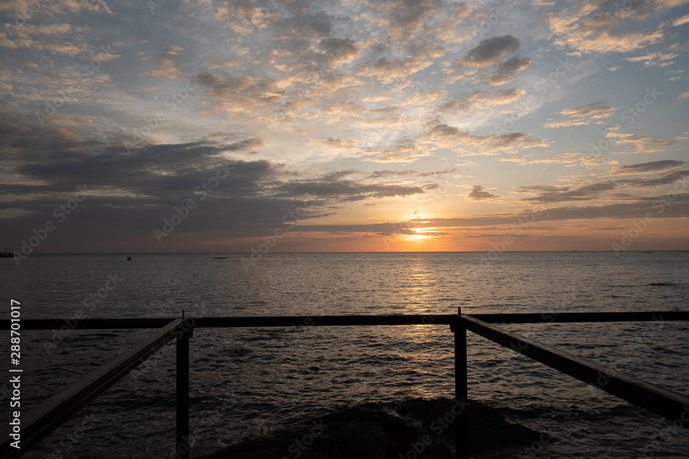Obraz premium Seascape with sunset at bangsan chonburi 