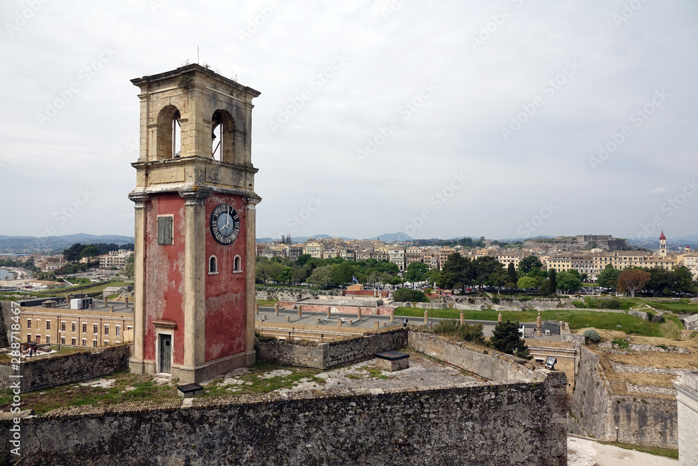 Glockenturm der alten Festung in Korfu-Stadt