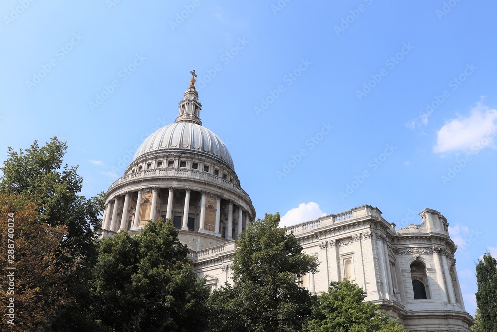 La cathédrale Saint Paul de Londres, construite en 1710 - Londres - Royaume Uni