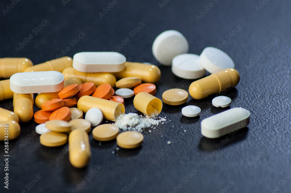 Industria farmacéutica, algunos fármacos como antibióticos y anti-inflamatorio Industria farmacéutica, algunos fármacos como antibióticos y anti-inflamatorio