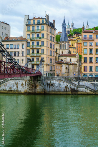 Saint-Vincent bridge, over the Saone river, in Lyon © RnDmS
