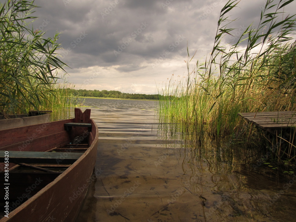 Obraz premium boat on the lake
