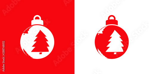 Icono plano bola de navidad con árbol perspectiva en rojo y blanco