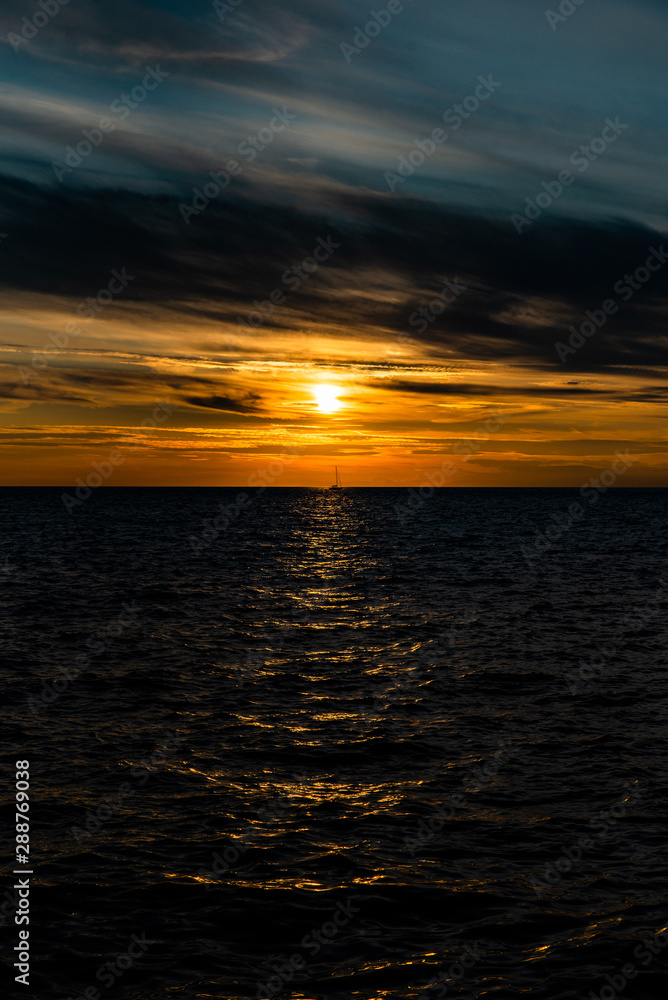 Fototapeta premium sunset over the sea