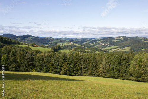 Landschaft in Niederösterreich Hügel der Voralpen