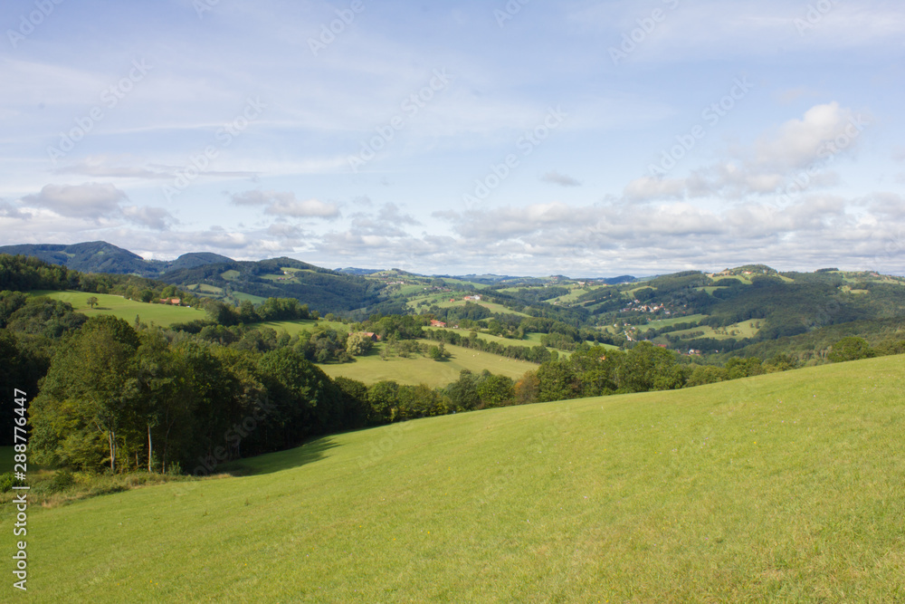Landschaft in Niederösterreich Hügel der Voralpen