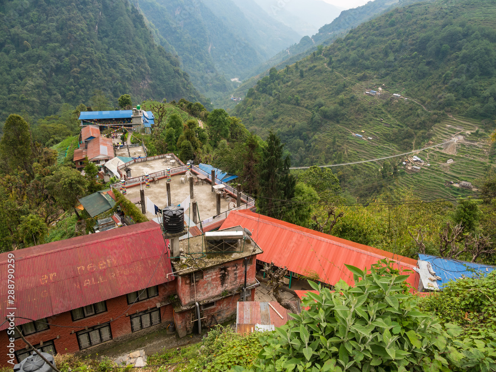 Φωτογραφία Teahouses in Nepal Valley, Himalayan Mountain, Jhinu Danda