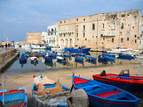 MONOPOLI dans les Pouilles en Italie photo