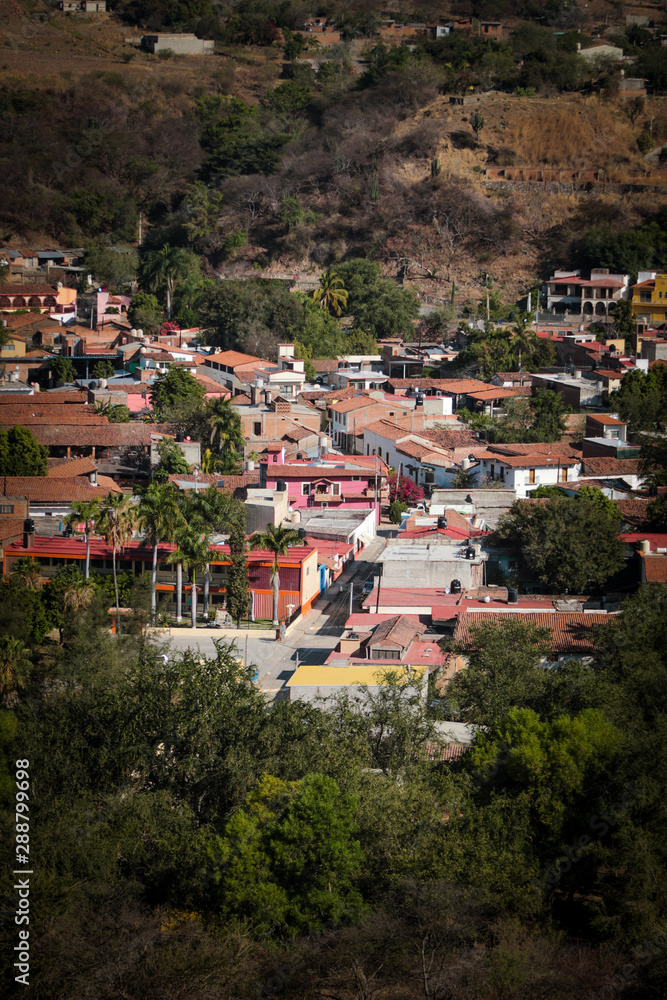 Fototapeta premium El pueblo de lejitos