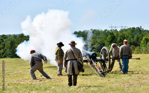 Billede på lærred Artillery demonstration at Manassas National Battlefield Park, 157th anniversary