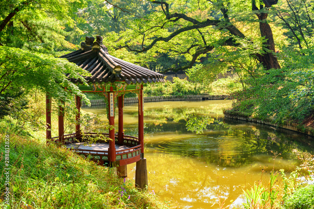 Fabulous view of colorful pavilion in Huwon Secret Garden, Seoul Fabulous view of colorful pavilion in Huwon Secret Garden, Seoul