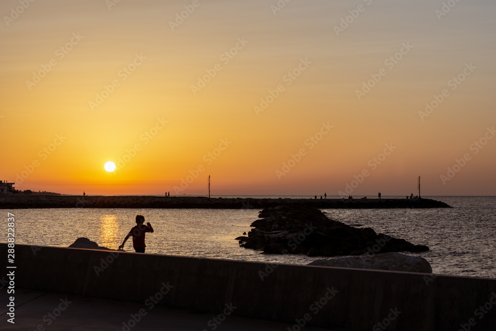 Fototapeta premium Atardecer frente al mar Adriatico Italia