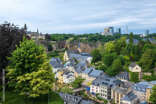 Blick auf die Unterstadt von Luxemburg-Stadt