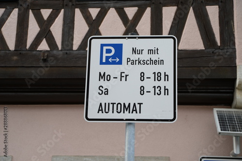 verkehrszeichen parkplatz automat photo