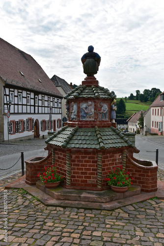 Sachsen - Kohren-Sahlis - Töpferbrunnen photo