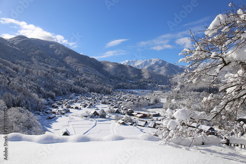 白川郷 合掌村 雪景色 © usaz