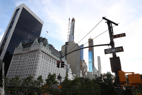 Wallpaper Mural Building in construction at the 5th avenue in New York Torontodigital.ca