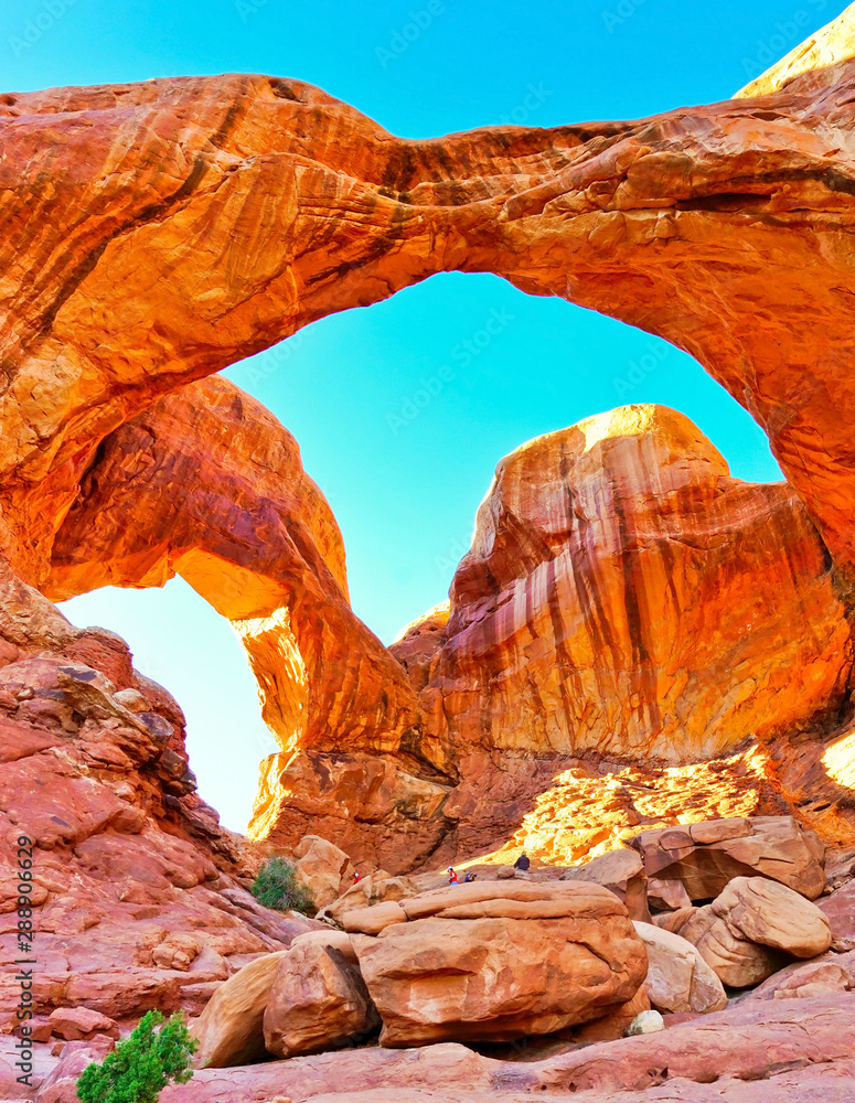 View of the Double Arch in the Arches National Park in Utah, USA. - obrazy, fototapety, plakaty 