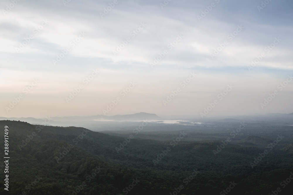 Obraz premium landscape of mountain ridges in the morning