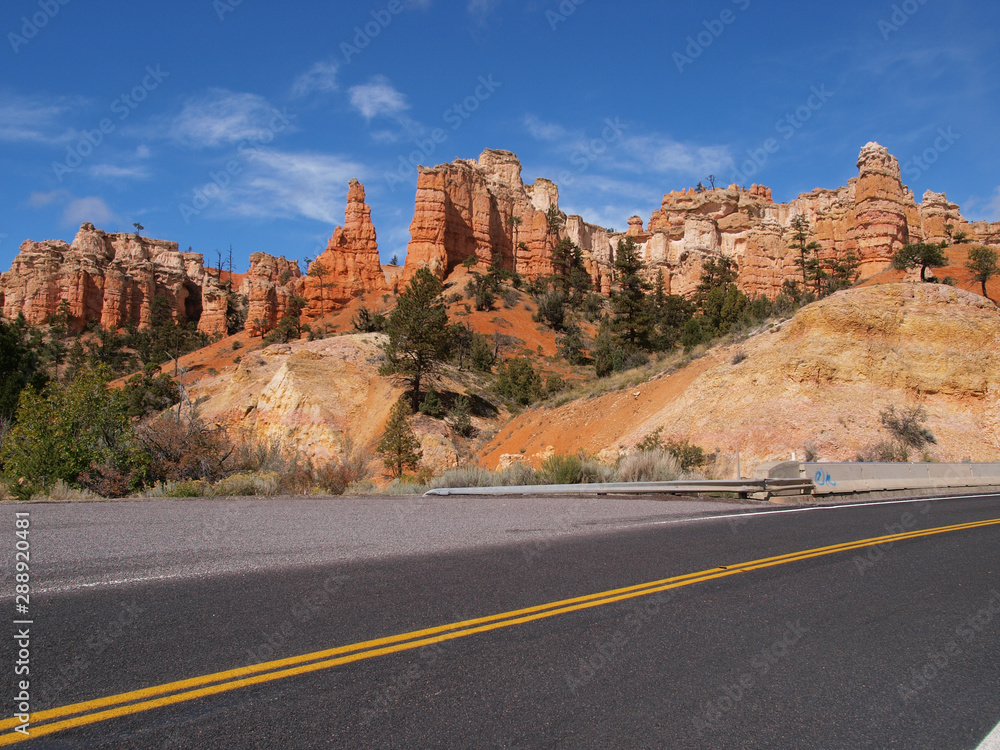 Road and mountains at Bryce Canyon