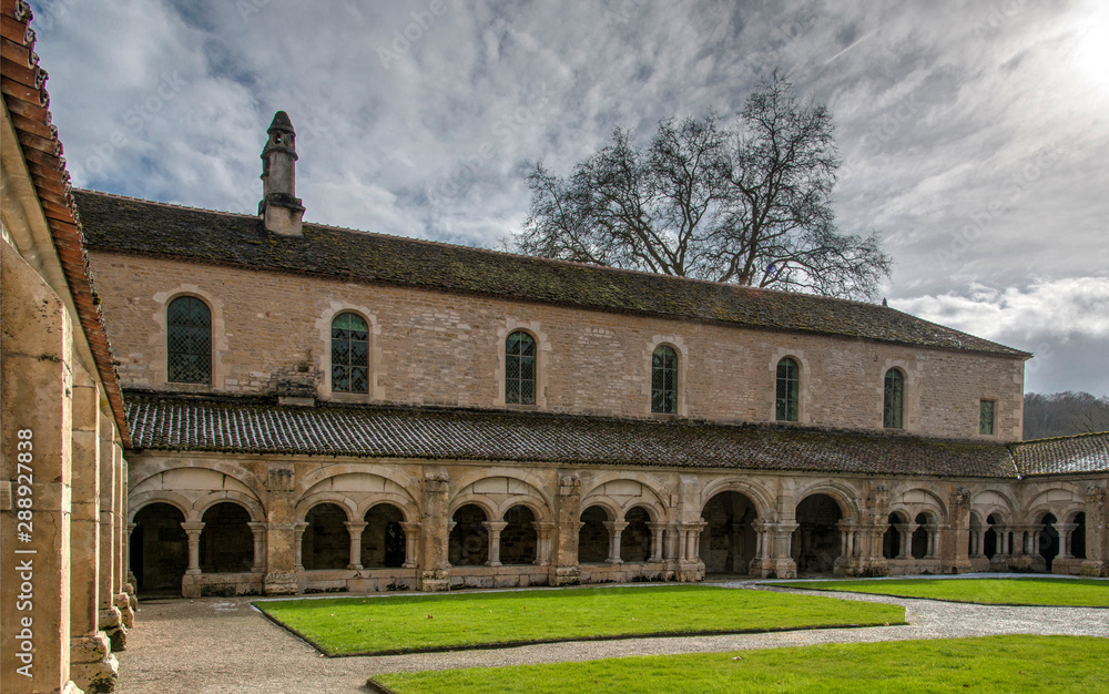Abbaye de Fontenay à Marmagne, France