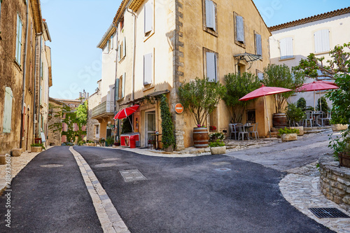 Fototapeta Naklejka Na Ścianę i Meble -  Saignon village street in Provence, France