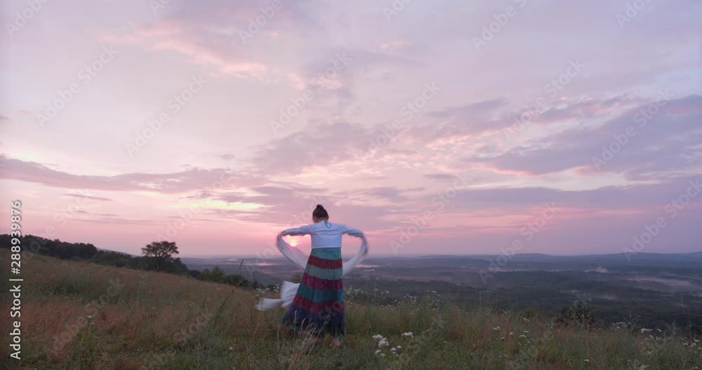 GIRL DANCING AT SUNRISE Flow of the white Phoenix GIRL DANCING AT SUNRISE Flow of the white Phoenix