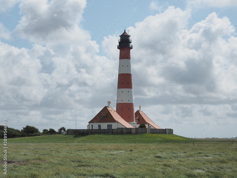 Leuchtturm Westerheversand – Wahrzeichen der Halbinsel Eiderstedt in Schleswig-Holstein