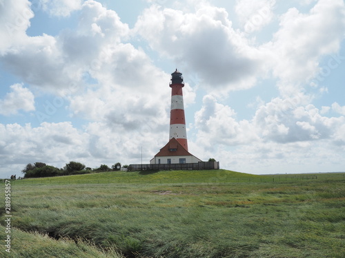 Leuchtturm Westerheversand     Wahrzeichen der Halbinsel Eiderstedt in Schleswig-Holstein