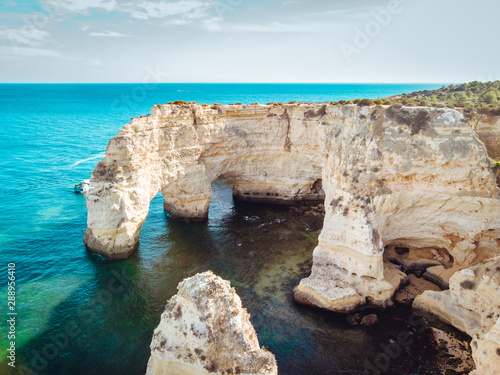 Arches en pierre paysage Algarve Portugal