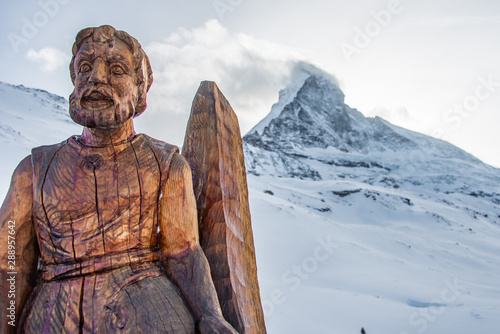 Wood sculpture and Matterhorn