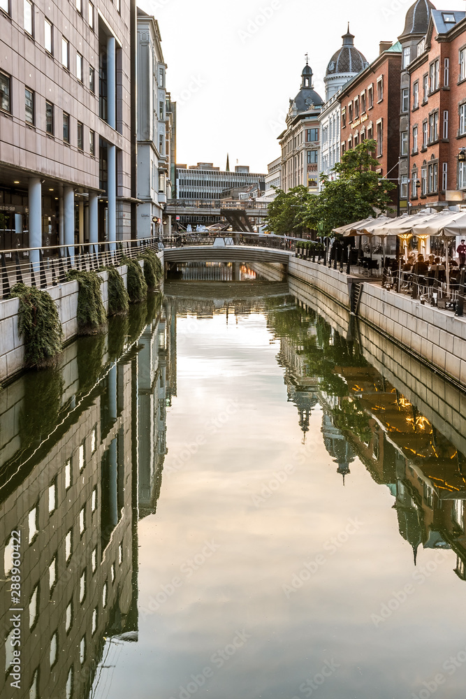 Restaurants in the heart of Aarhus along the canal Billede på lærred |  Vægdekorationer | Europosters