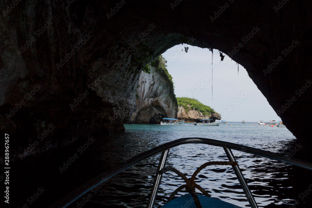 Fototapeta premium Los Arcos, Puerto Vallarta is a very popular destination for sailing and snorkeling among tourists. Puerto, Vallarta, Jalisco Mexico.