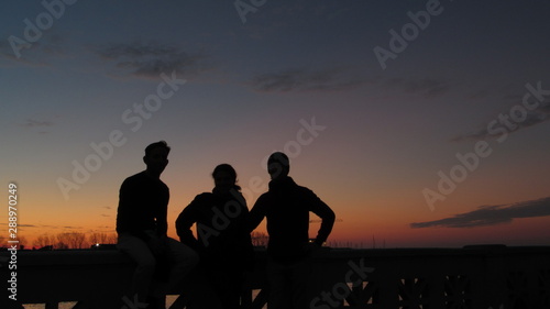 people at sunset, friends at suntset
